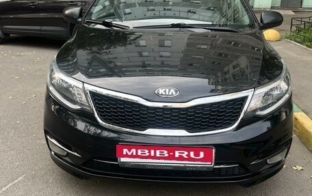 KIA Rio III рестайлинг, 2016 год, 925 000 рублей, 2 фотография