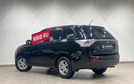 Mitsubishi Outlander III рестайлинг 3, 2013 год, 1 670 000 рублей, 4 фотография