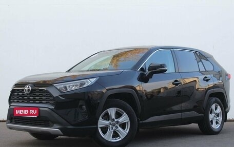 Toyota RAV4, 2021 год, 3 049 000 рублей, 1 фотография