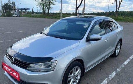 Volkswagen Jetta VI, 2014 год, 1 080 000 рублей, 2 фотография