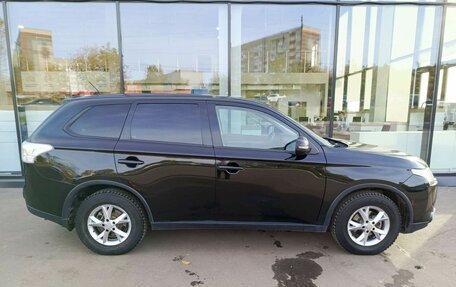 Mitsubishi Outlander III рестайлинг 3, 2014 год, 1 774 000 рублей, 4 фотография