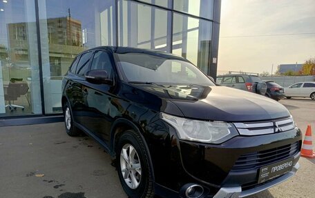 Mitsubishi Outlander III рестайлинг 3, 2014 год, 1 774 000 рублей, 3 фотография