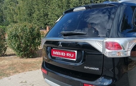 Mitsubishi Outlander III рестайлинг 3, 2014 год, 1 509 000 рублей, 7 фотография