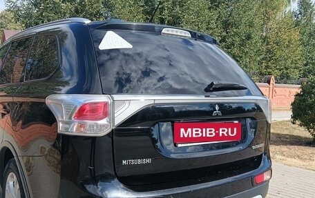 Mitsubishi Outlander III рестайлинг 3, 2014 год, 1 509 000 рублей, 6 фотография