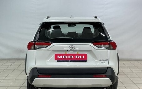 Toyota RAV4, 2024 год, 4 899 000 рублей, 6 фотография