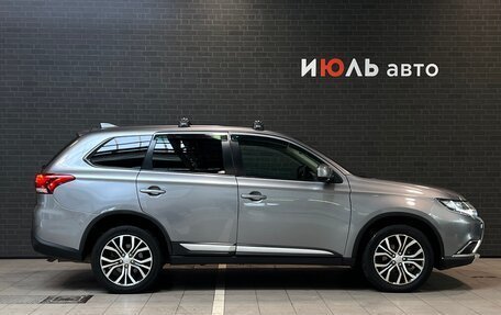 Mitsubishi Outlander III рестайлинг 3, 2018 год, 2 295 000 рублей, 4 фотография