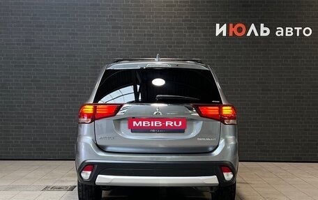 Mitsubishi Outlander III рестайлинг 3, 2018 год, 2 295 000 рублей, 6 фотография