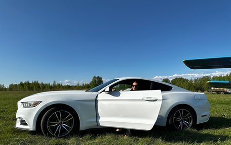 Ford Mustang VI рестайлинг, 2015 год, 2 650 000 рублей, 9 фотография