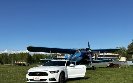 Ford Mustang VI рестайлинг, 2015 год, 2 650 000 рублей, 12 фотография