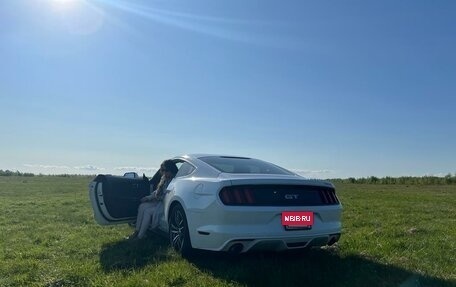 Ford Mustang VI рестайлинг, 2015 год, 2 650 000 рублей, 25 фотография