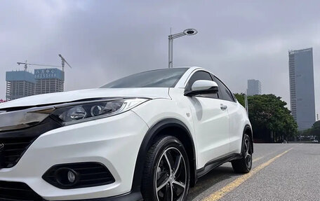 Honda Vezel, 2021 год, 1 650 000 рублей, 6 фотография