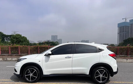 Honda Vezel, 2021 год, 1 650 000 рублей, 9 фотография