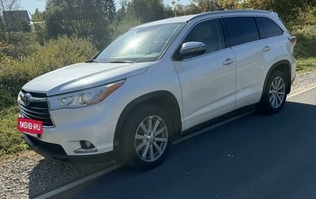 Toyota Highlander III, 2015 год, 2 900 000 рублей, 2 фотография