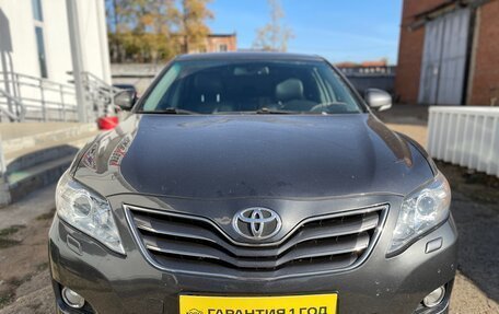 Toyota Camry, 2010 год, 1 590 000 рублей, 2 фотография