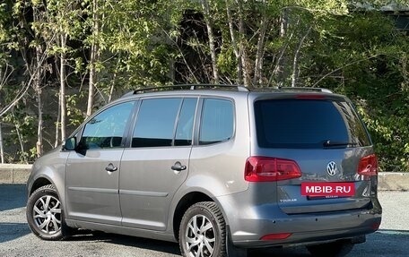 Volkswagen Touran III, 2011 год, 935 000 рублей, 4 фотография