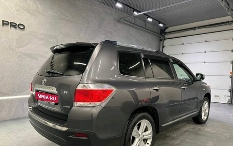 Toyota Highlander III, 2011 год, 2 229 000 рублей, 4 фотография