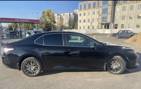 Toyota Camry, 2019 год, 3 150 000 рублей, 4 фотография