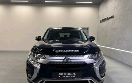 Mitsubishi Outlander III рестайлинг 3, 2019 год, 2 949 000 рублей, 1 фотография