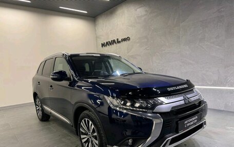 Mitsubishi Outlander III рестайлинг 3, 2019 год, 2 949 000 рублей, 2 фотография