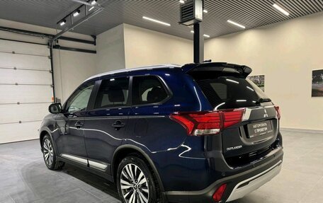 Mitsubishi Outlander III рестайлинг 3, 2019 год, 2 949 000 рублей, 6 фотография