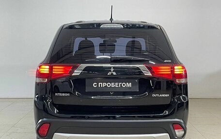 Mitsubishi Outlander III рестайлинг 3, 2016 год, 2 045 000 рублей, 6 фотография