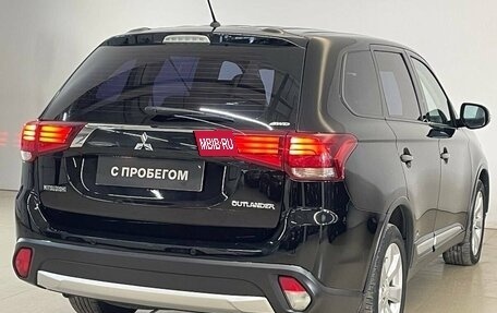 Mitsubishi Outlander III рестайлинг 3, 2016 год, 2 045 000 рублей, 7 фотография