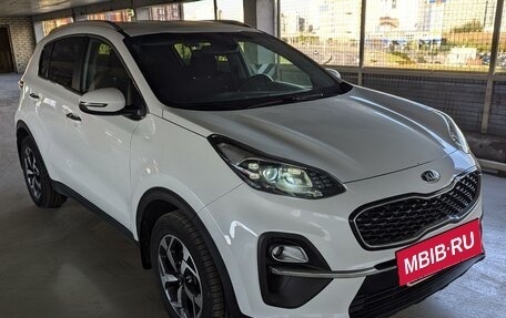 KIA Sportage IV рестайлинг, 2020 год, 2 200 000 рублей, 2 фотография