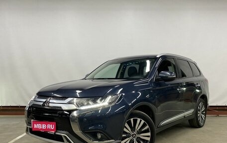 Mitsubishi Outlander III рестайлинг 3, 2018 год, 2 929 000 рублей, 1 фотография