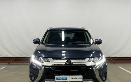 Mitsubishi Outlander III рестайлинг 3, 2018 год, 2 929 000 рублей, 2 фотография