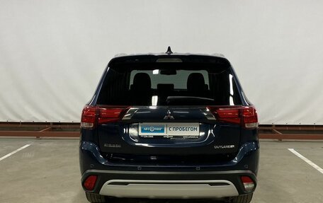 Mitsubishi Outlander III рестайлинг 3, 2018 год, 2 929 000 рублей, 7 фотография