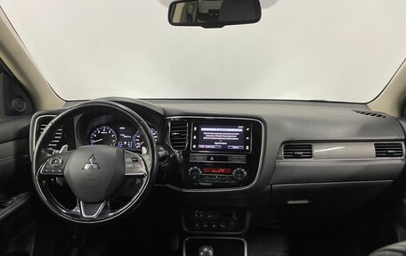 Mitsubishi Outlander III рестайлинг 3, 2018 год, 2 929 000 рублей, 14 фотография