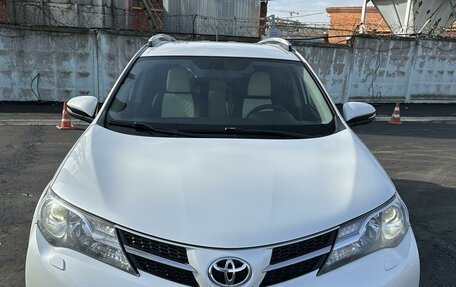 Toyota RAV4, 2014 год, 2 640 000 рублей, 2 фотография