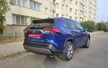 Toyota RAV4, 2021 год, 4 300 000 рублей, 2 фотография