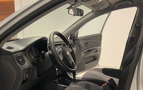 KIA Rio II, 2011 год, 825 000 рублей, 16 фотография