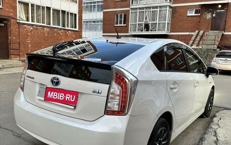 Toyota Prius, 2014 год, 1 295 000 рублей, 6 фотография