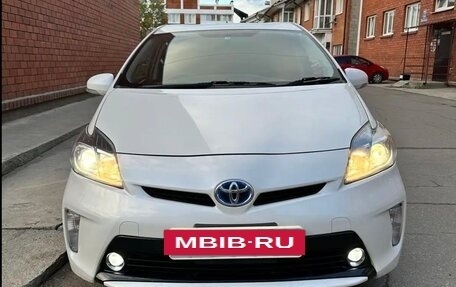 Toyota Prius, 2014 год, 1 295 000 рублей, 2 фотография