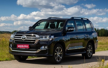 Toyota Land Cruiser 200, 2015 год, 6 700 000 рублей, 1 фотография