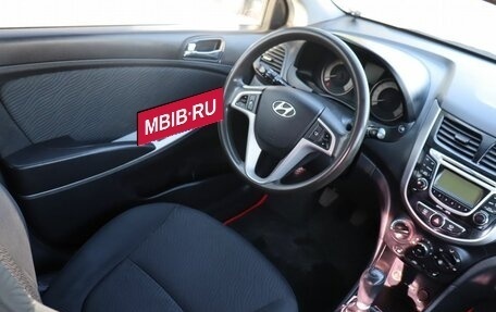 Hyundai Solaris II рестайлинг, 2011 год, 780 000 рублей, 13 фотография