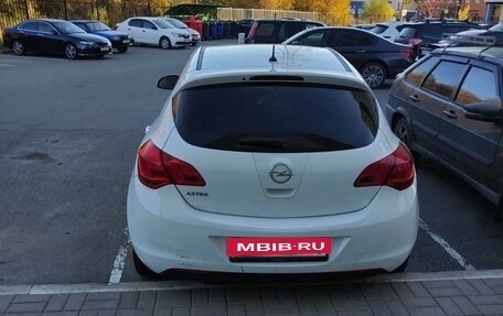 Opel Astra J, 2011 год, 730 000 рублей, 2 фотография