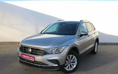 Volkswagen Tiguan II, 2021 год, 3 650 000 рублей, 1 фотография