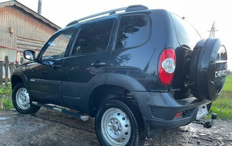 Chevrolet Niva I рестайлинг, 2011 год, 520 000 рублей, 2 фотография