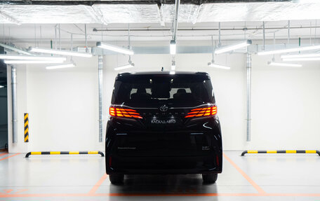 Toyota Alphard, 2024 год, 19 000 000 рублей, 4 фотография