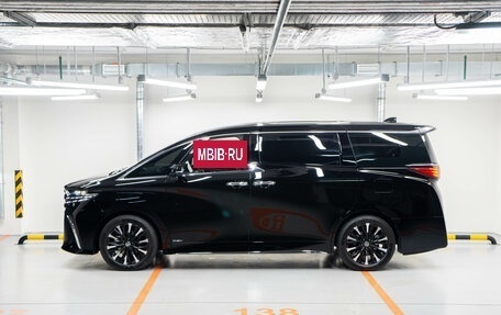 Toyota Alphard, 2024 год, 19 000 000 рублей, 2 фотография