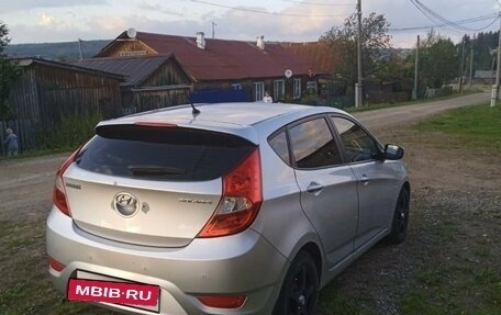 Hyundai Solaris II рестайлинг, 2011 год, 850 000 рублей, 4 фотография