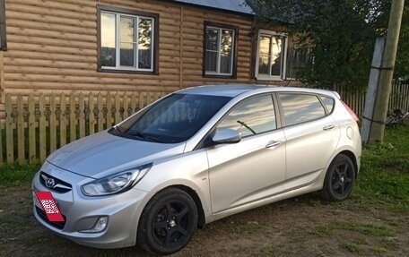 Hyundai Solaris II рестайлинг, 2011 год, 850 000 рублей, 8 фотография