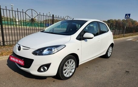 Mazda 2 III, 2012 год, 975 000 рублей, 2 фотография