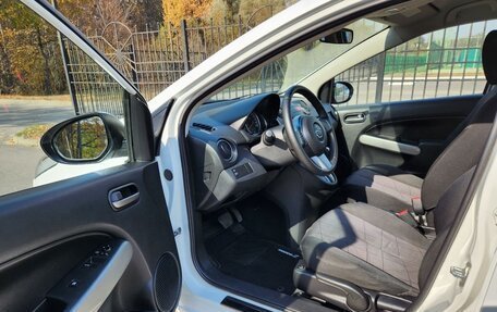 Mazda 2 III, 2012 год, 975 000 рублей, 8 фотография