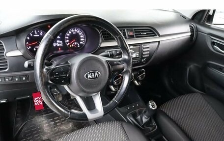 KIA Rio IV, 2018 год, 992 000 рублей, 6 фотография