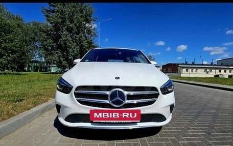 Mercedes-Benz B-Класс, 2019 год, 2 100 000 рублей, 10 фотография