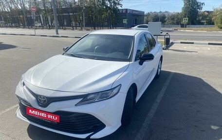 Toyota Camry, 2019 год, 2 299 000 рублей, 2 фотография